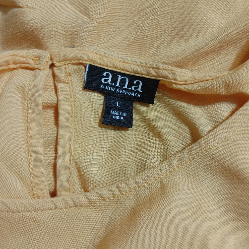 ANA Large Ruffle Front Top - Picture 3 of 3